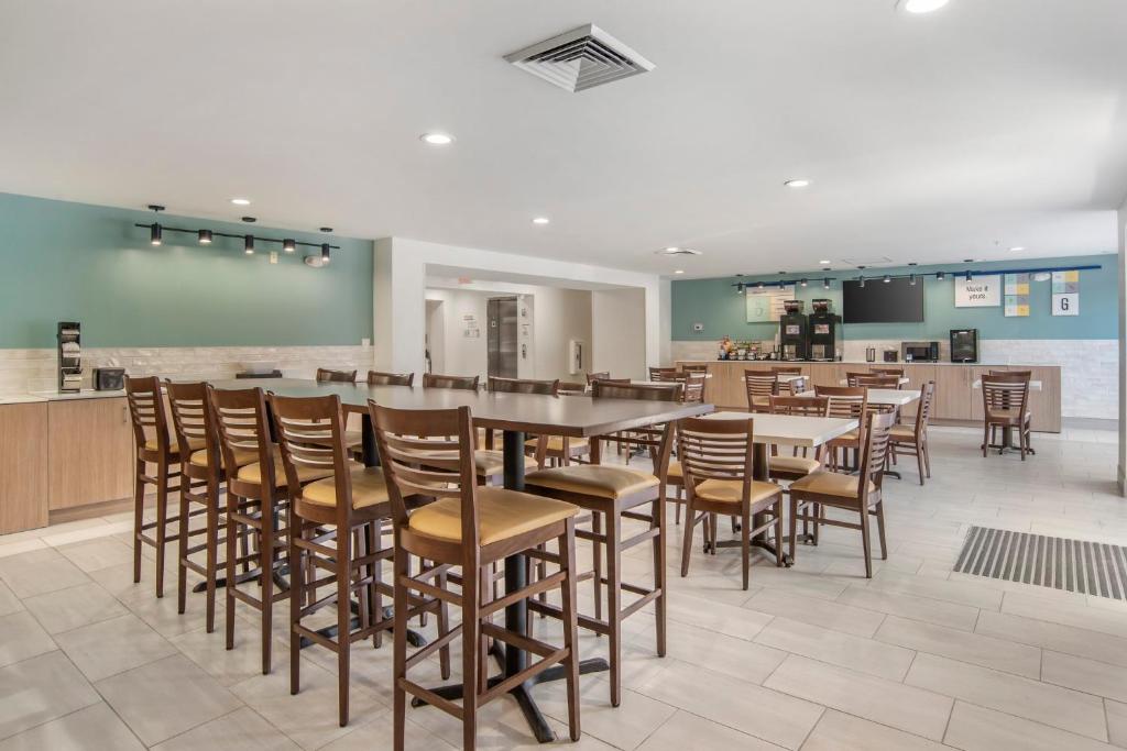Garner Hotel Panama City Beach Northeast by IHG photo