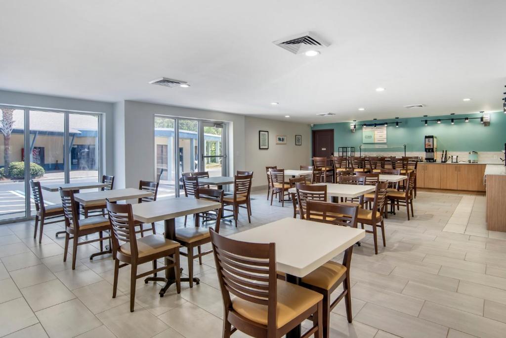 Garner Hotel Panama City Beach Northeast by IHG photo