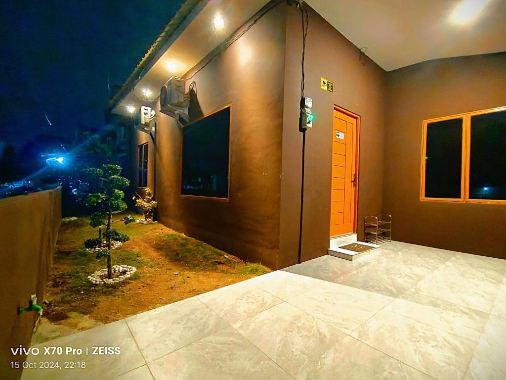 Postel nebo postele na pokoji v ubytování Dewita Villa - Spacious 3BR for Group Stay, Batam