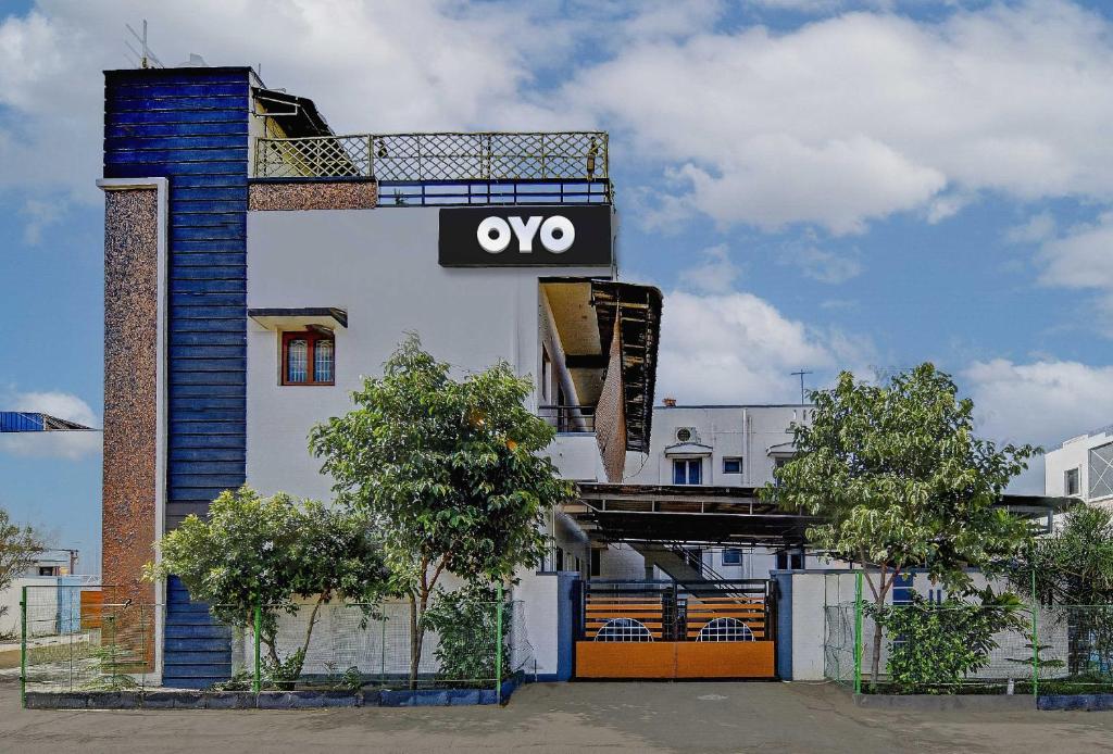 Fotografie z fotogalerie ubytování Hotel O SMS HOMES v destinaci Kójamputtúr