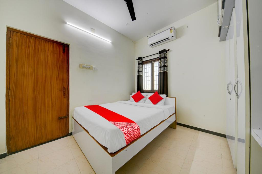 Fotografie z fotogalerie ubytování Hotel O SMS HOMES v destinaci Kójamputtúr