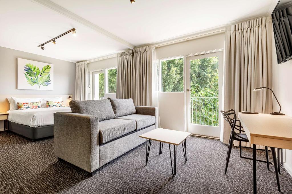 Nightcap at Findon Hotel - Resim 38