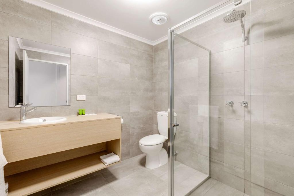 Nightcap at Findon Hotel - Resim 39