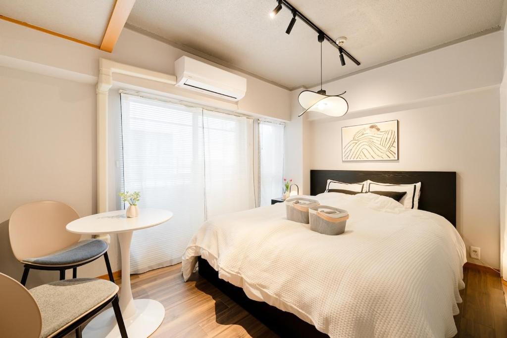 7minute walk from JR Takadanobaba Station, 11 minutes from Shinjuku ,Wi-Fi, simple and high-quality space