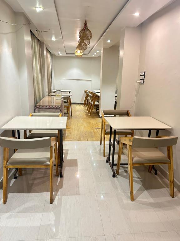 Posezení v ubytování Hotel Krishna Sai Kutir