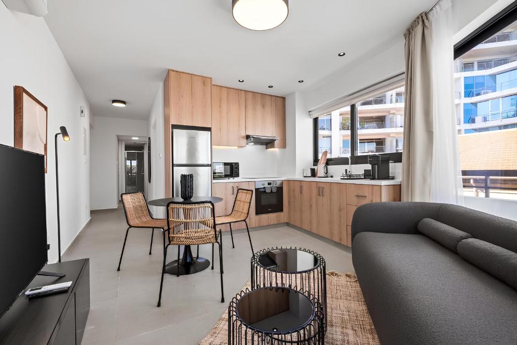 Finikoudes Marina View 201