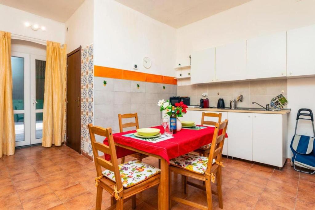 Cucina o angolo cottura di Holiday Home Guglielmo
