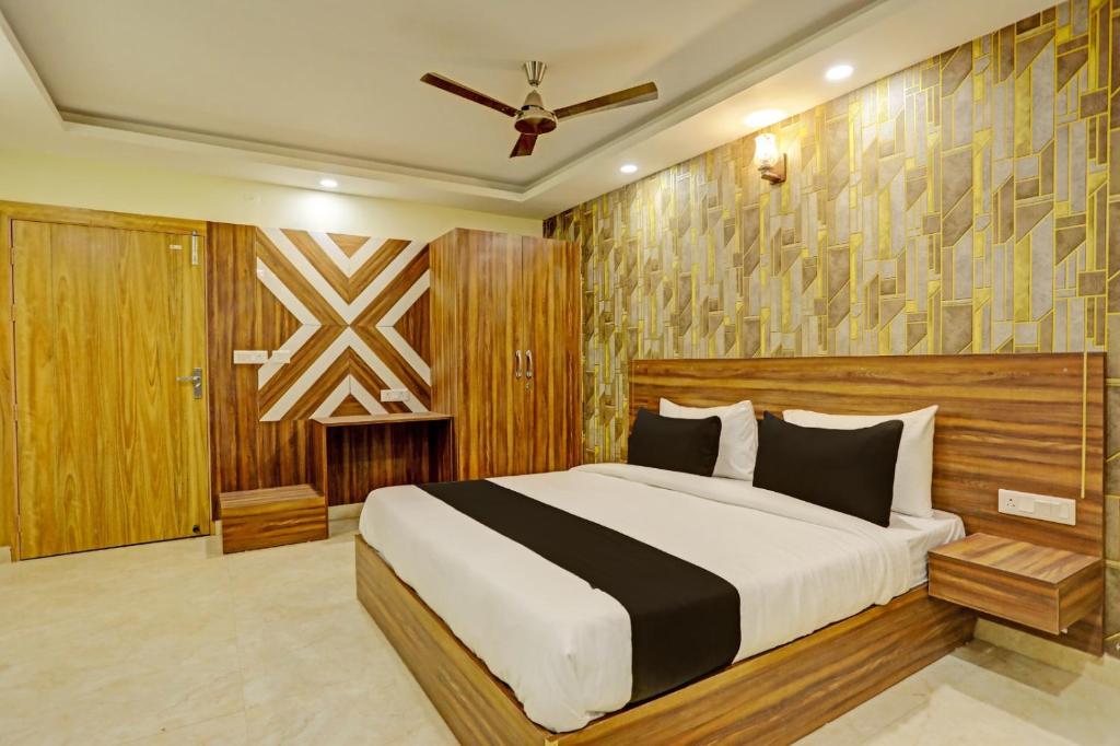 Postel nebo postele na pokoji v ubytování Hotel Cozy Cave Delhi
