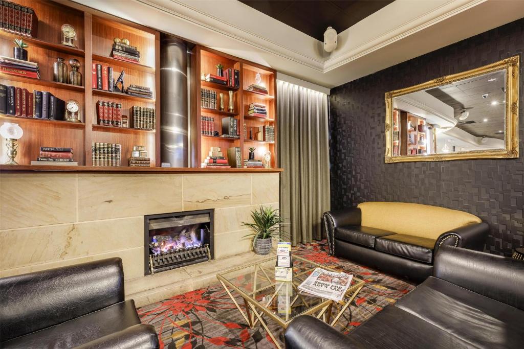 Nightcap at Findon Hotel - Resim 17