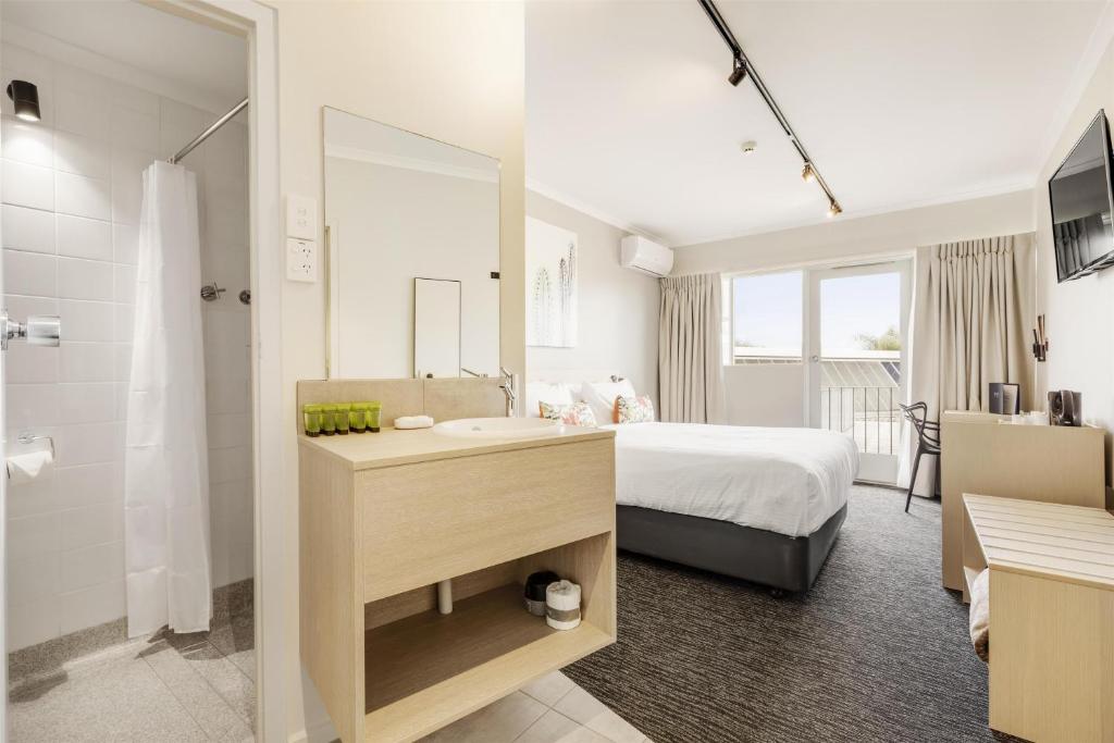 Nightcap at Findon Hotel - Resim 20