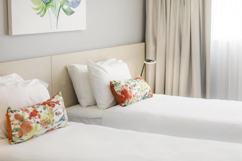 Nightcap at Findon Hotel - Resim 19