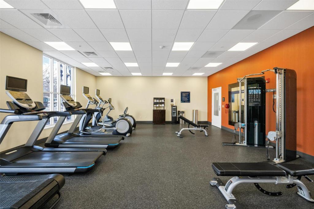Fitness centrum a/nebo fitness zařízení v ubytování Hampton Inn And Suites Logan, Ut