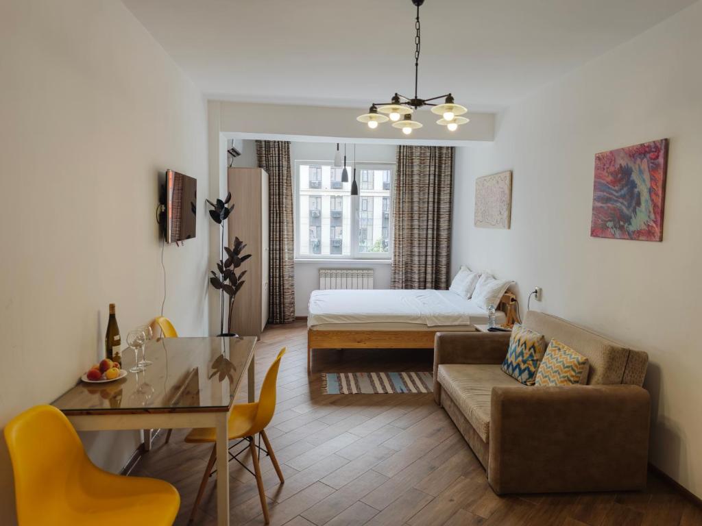 Loftik Apartments Shevchenko street در آلماتی