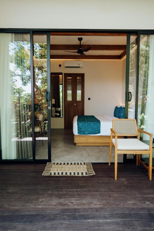 Deep Roots Dive & Yoga Resort - 19