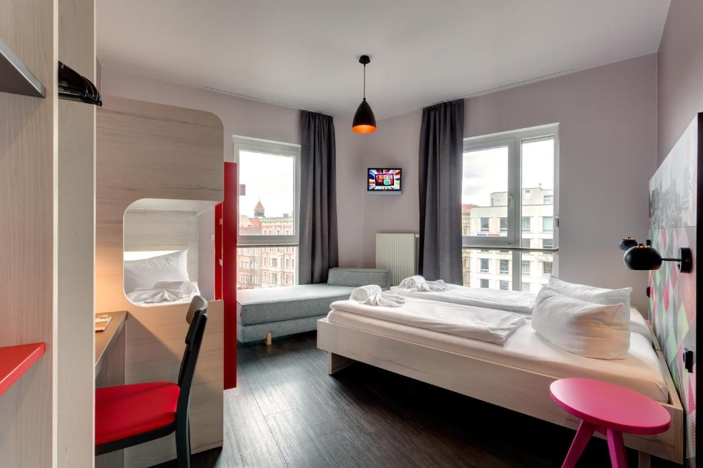 MEININGER Hotel Berlin Alexanderplatz - 五床房
