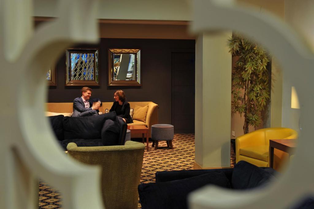 Antoinette Hotel Wimbledon - Resim 12