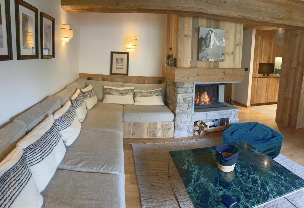 Χώρος καθιστικού στο Chalet Les Martin's 1