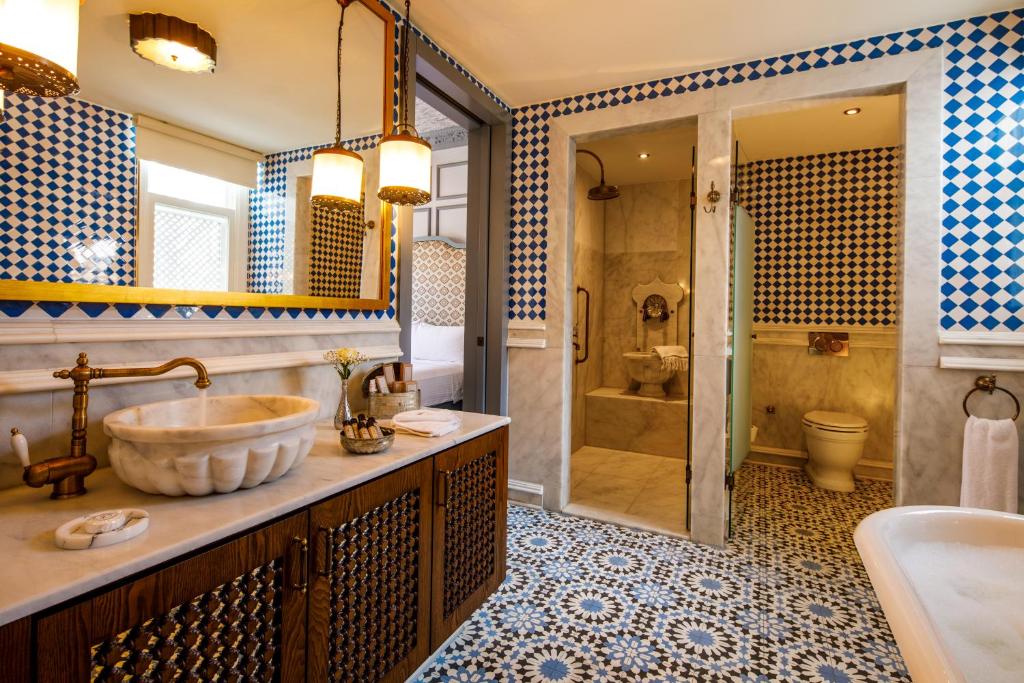 Hagia Sofia Mansions Istanbul, Curio Collection by Hilton - 2