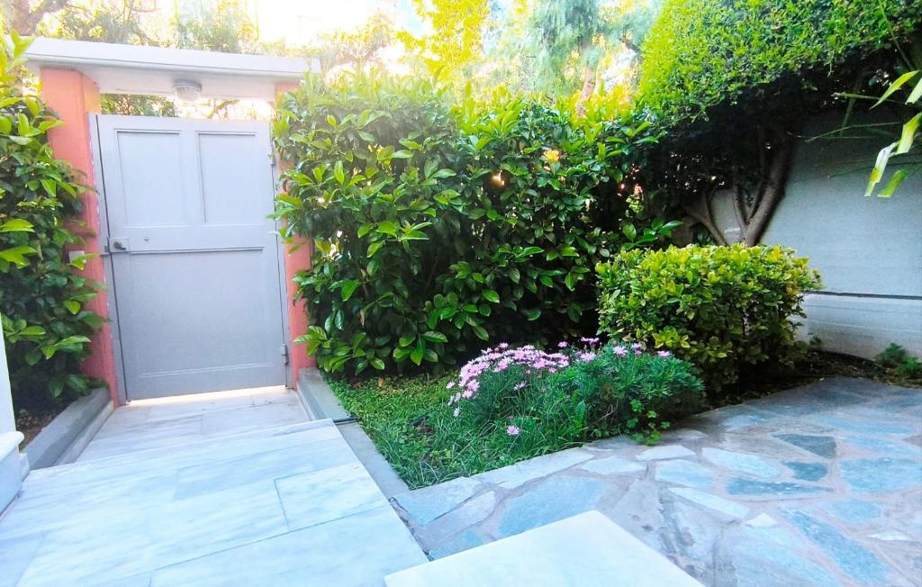 A garden outside Xtina Studio