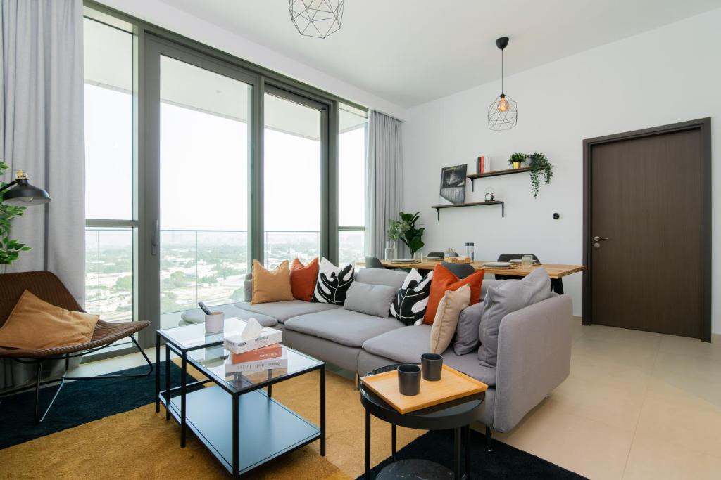 Elite Escape Holiday Home - 1 BHK Getaway with Dubai Mall Access - 1502 در دبی