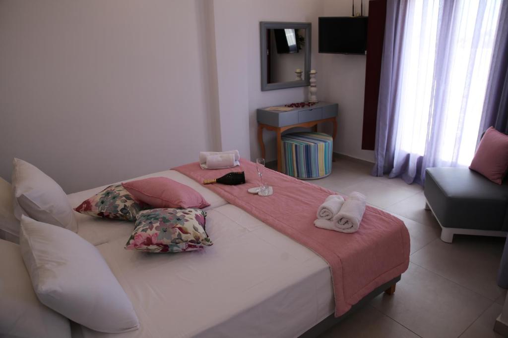 MAR n MAR CROWN HOTEL-SUITES - 13