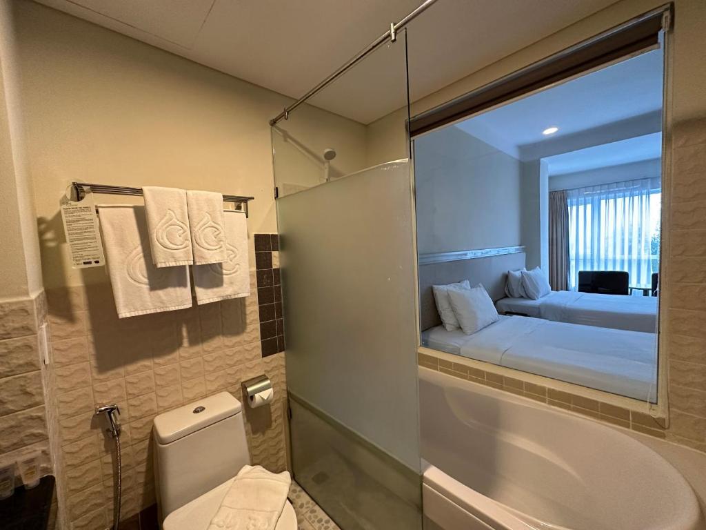 Deluxe Garden Double Room with Bathtub