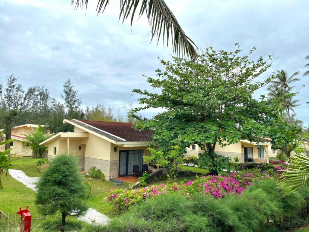 Garden Bungalow Twin Room with Terrace