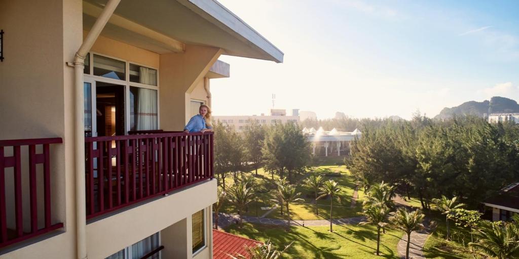 Premium Deluxe Double Room with Balcony - Garden View