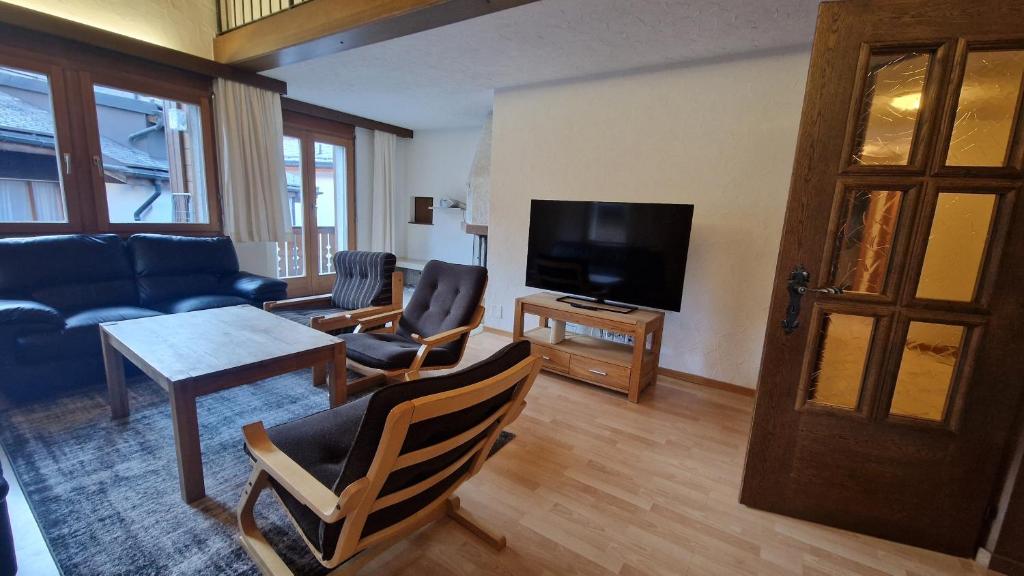 TV a/nebo společenská místnost v ubytování Apartment Etzel