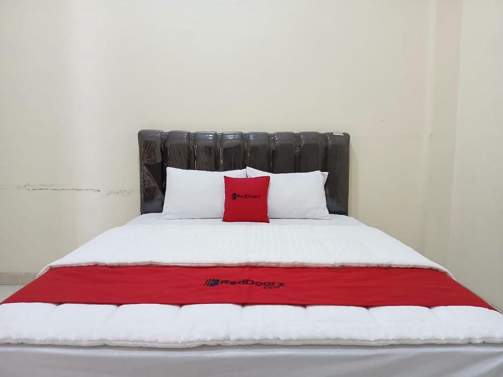RedDoorz Syariah near Masjid Al-Aqsha Klaten - Standard Double Room