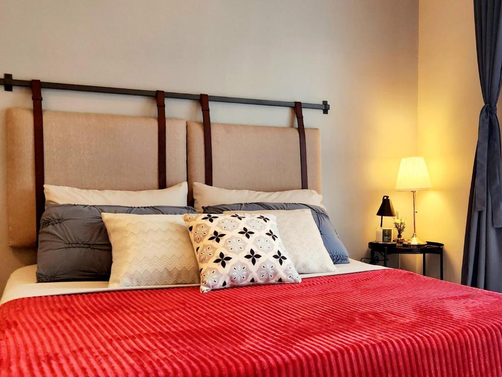 7U BGC Spacious Cozy Suite Near St Lukes & Grand Hyatt & Uptown Mall & Mitsukoshi FREE Parking with Washer