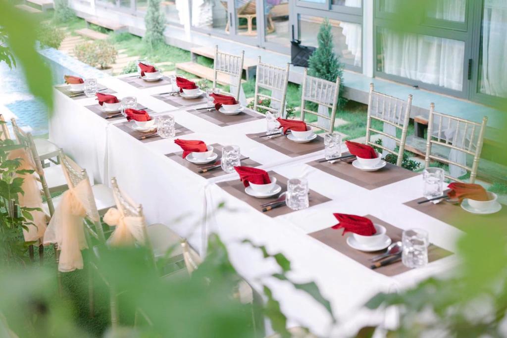 Restaurace v ubytování Ninh Hoa Garden