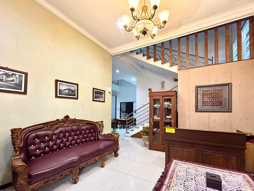 Posezení v ubytování D Maktab Homestay Syariah Mitra RedDoorz near Soekarno Hatta Street Malang