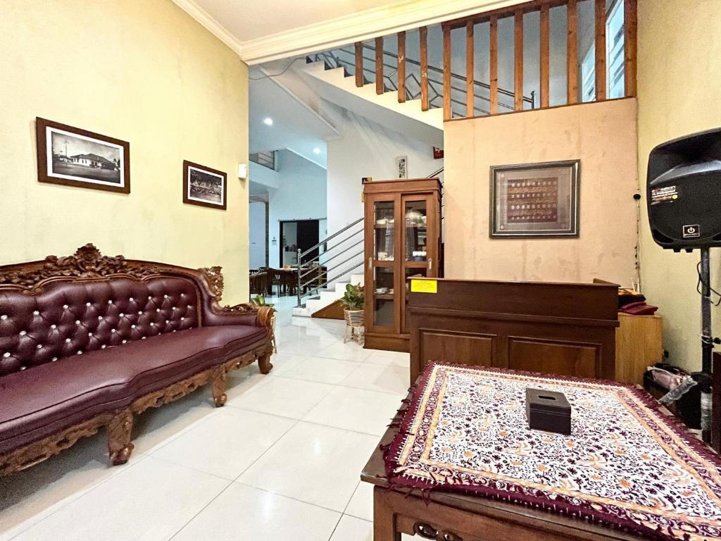 Posezení v ubytování D Maktab Homestay Syariah Mitra RedDoorz near Soekarno Hatta Street Malang