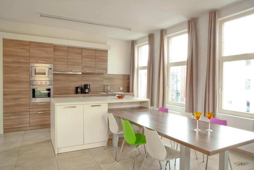 Place 2 stay - Two-Bedroom Apartment