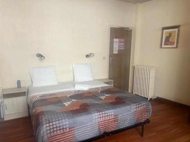 Hotel Du Commerce - Familiekamer Met Eigen Badkamer