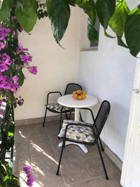 Vonkajšia záhrada v ubytovaní Apartments Sini