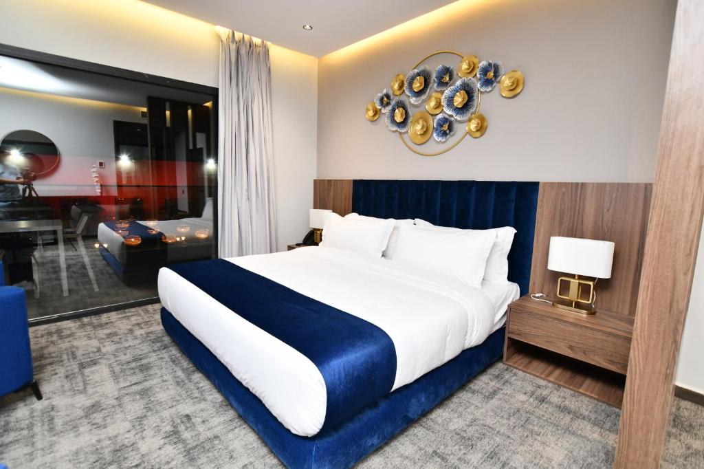 Postel nebo postele na pokoji v ubytování Luxury hotel