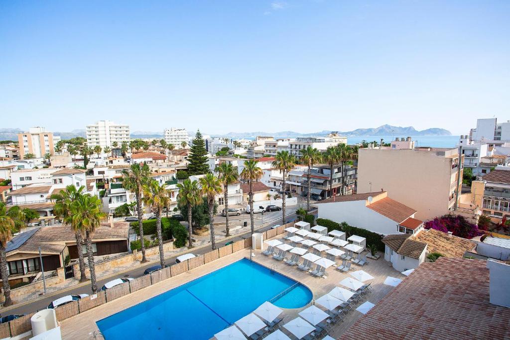 Bazén v ubytovaní BQ Can Picafort Hotel alebo v jeho blízkosti