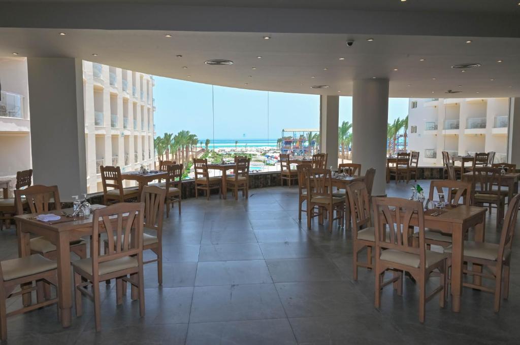 Riviera Aqua Park Resort - 14