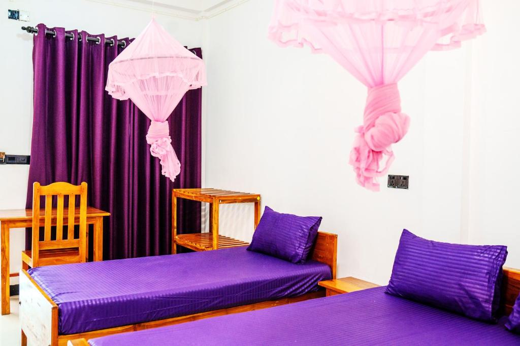 Hilton Cottage - Standard Double Room With Fan