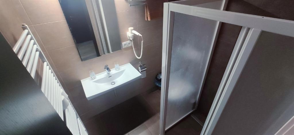 Sun-House Pension&Restaurant -ParkingFree Limited spaces- - Resim 7