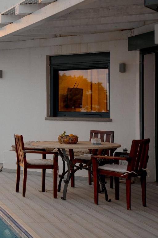 Bazén v ubytování Melie Boutique by A&D Properties nebo v jeho okolí