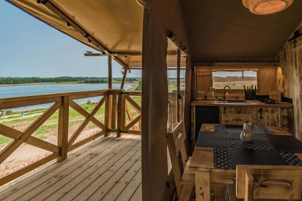 Příroda nedaleko luxury tent
