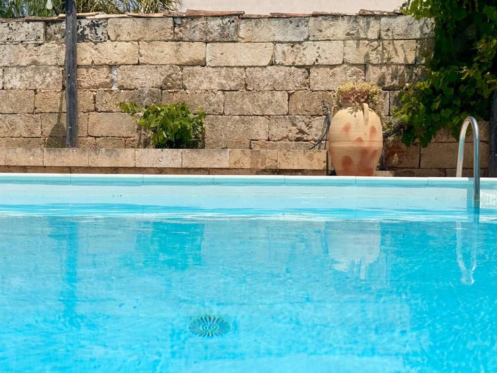 Bazén v ubytovaní Villa B&B Antiche Macine del Salento - nel cuore del Salento alebo v jeho blízkosti
