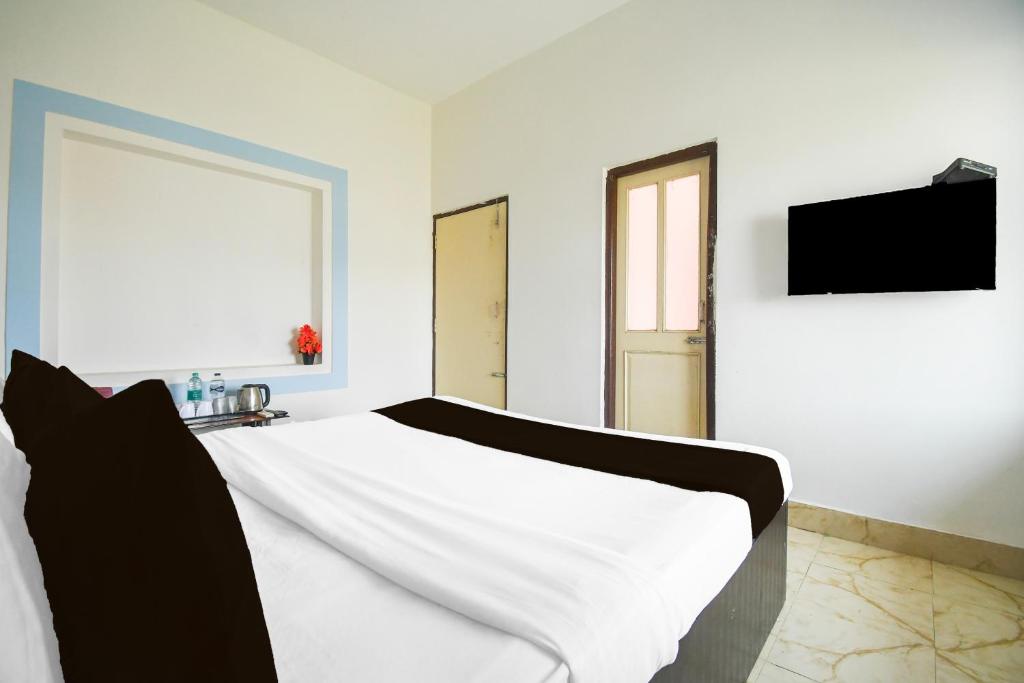 TV a/nebo společenská místnost v ubytování Super Hotel O Dumduma Near DN Regalia Mall