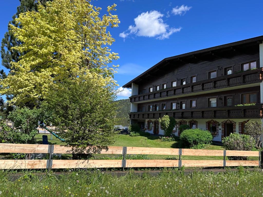 Budova, v ktorej sa apartmán nachádza