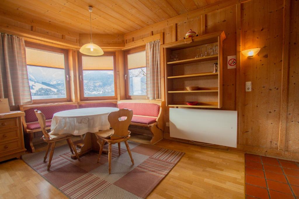 Posedenie v ubytovaní Waterfront Apartments Zell am See - Steinbock Lodges