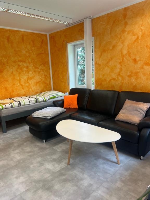 Pension Leipzig Ost - Driepersoonskamer Met Balkon