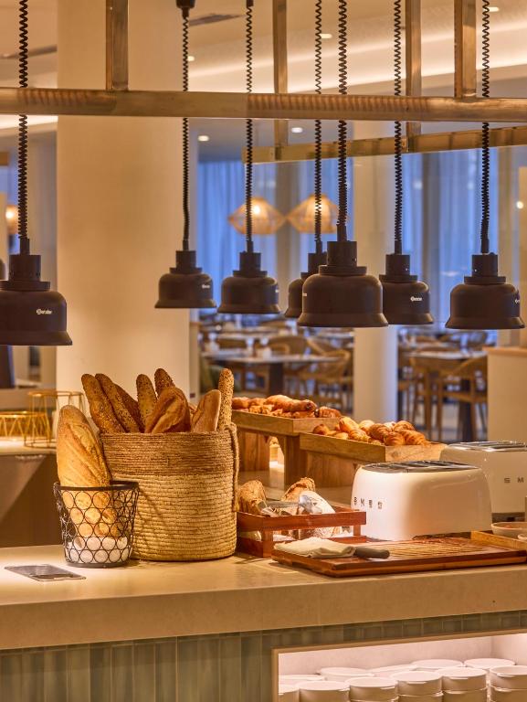 Comida no hotel ou em algum lugar perto